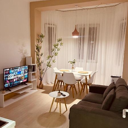 Lovely Ap In The Heart Of Tirana Exterior foto